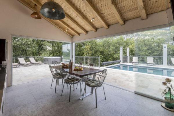 Villa Grey Stone Gata Kültér fotó